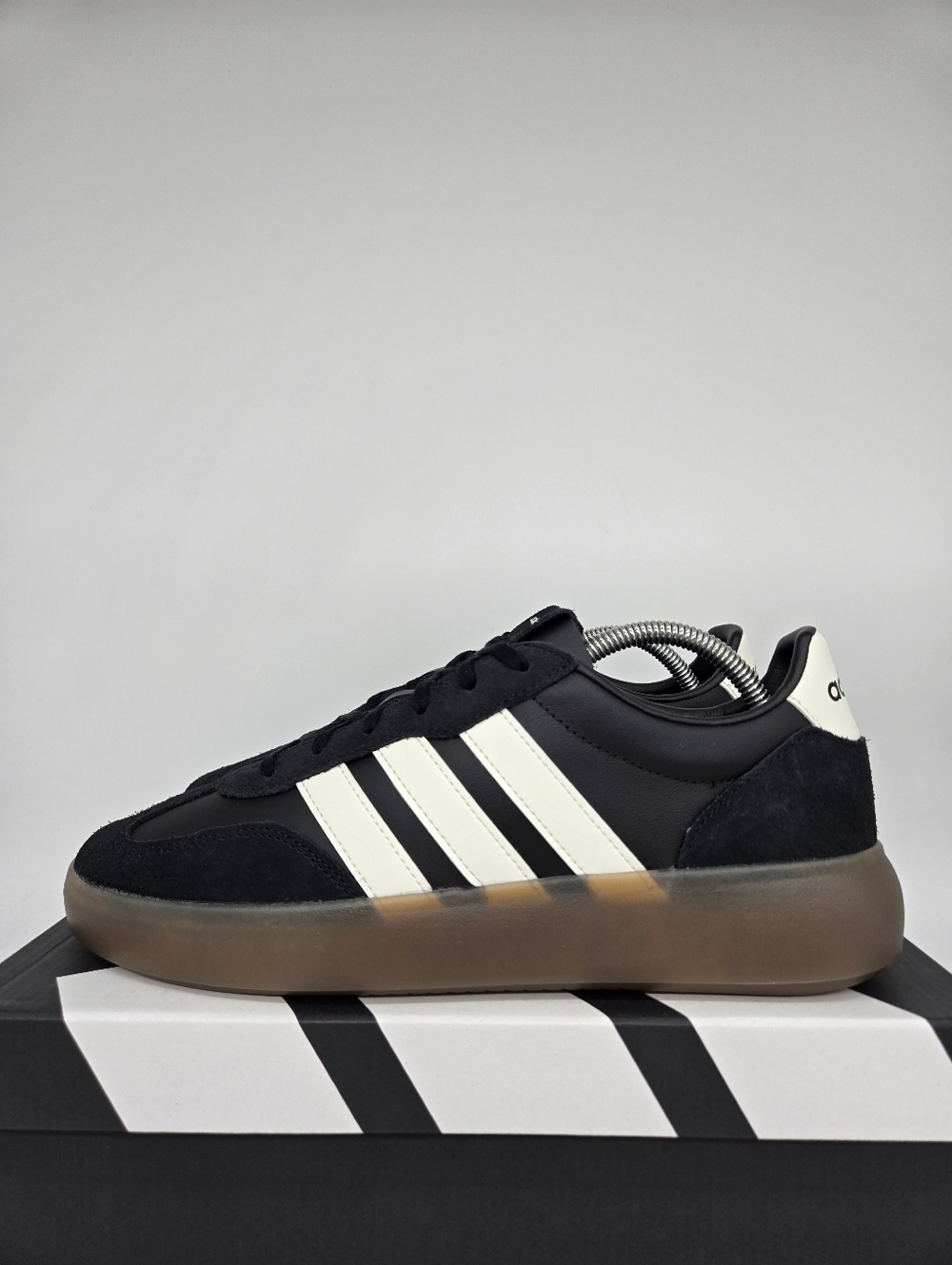 adidas Barreda Decode Lux JR1229 Core Black Off White Gum Shoes Size 12